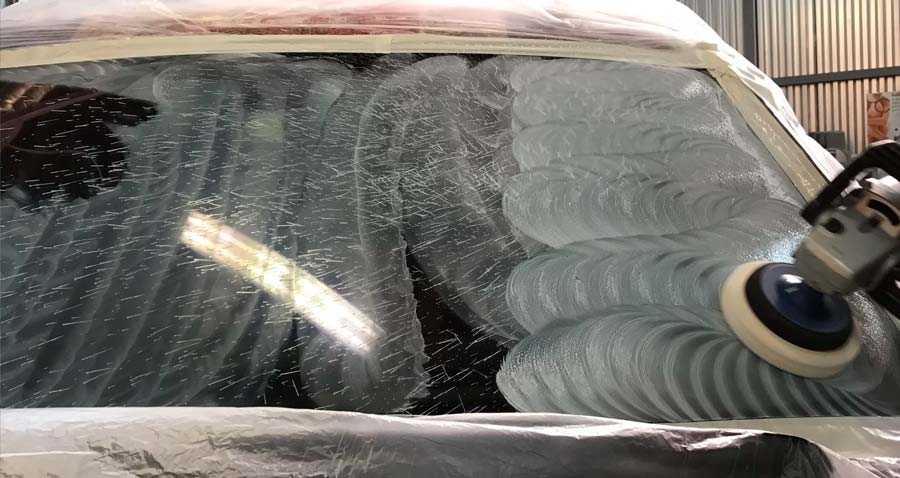 Полировка лобового стекла автомобиля от царапин своими руками - виды полироли